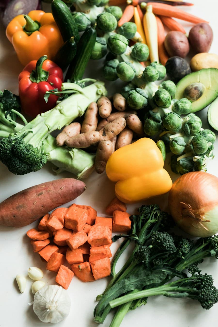 Verduras frescas: papa, batata, pimentón, cebolla y brócoli